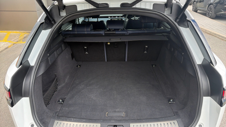 Land Rover Range Rover Velar 2.0 D200 R-Dynamic SE 5dr Auto Diesel Estate